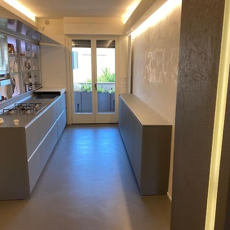 Via Cortirola Luxury Apartment 佩萨罗 外观 照片