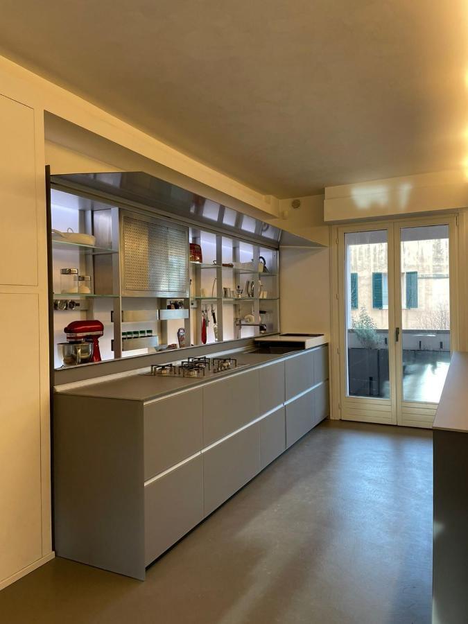 Via Cortirola Luxury Apartment 佩萨罗 外观 照片