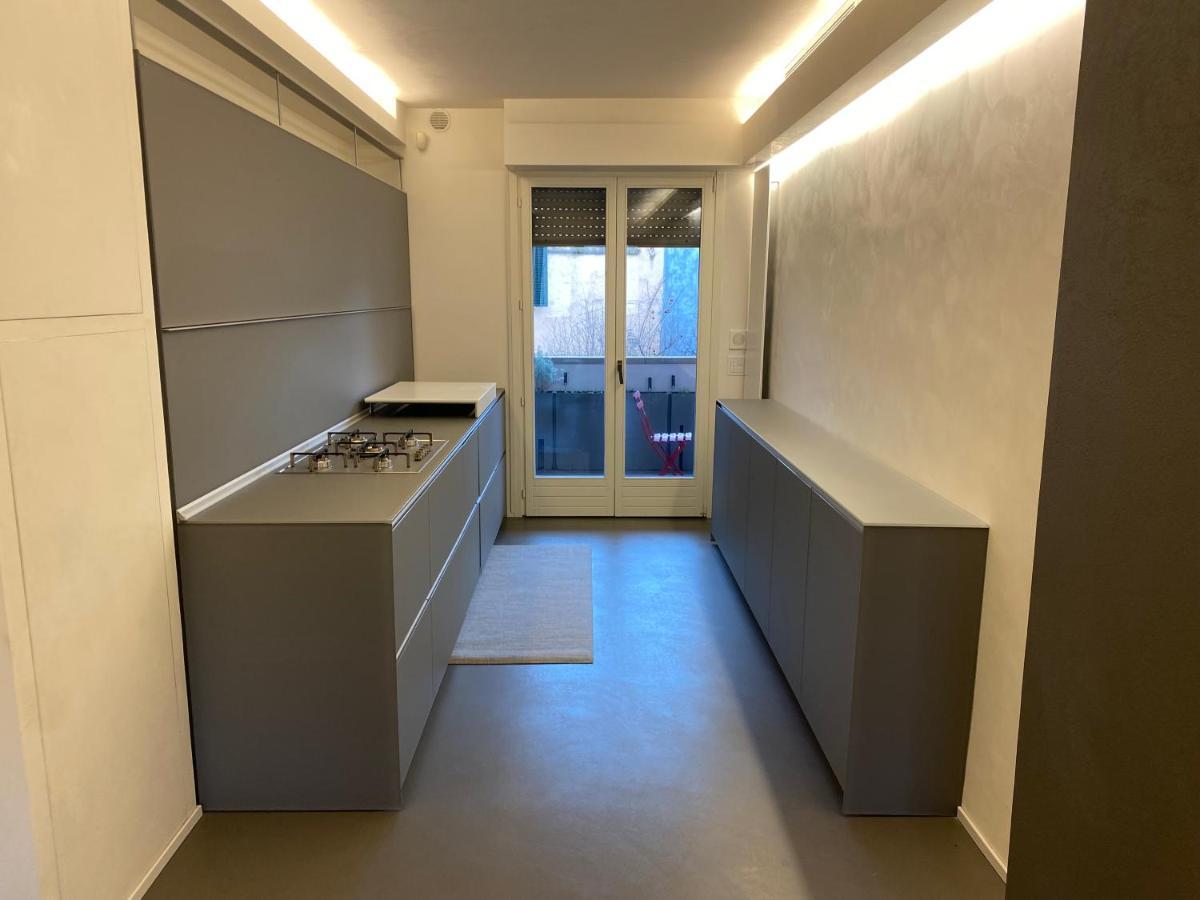 Via Cortirola Luxury Apartment 佩萨罗 外观 照片