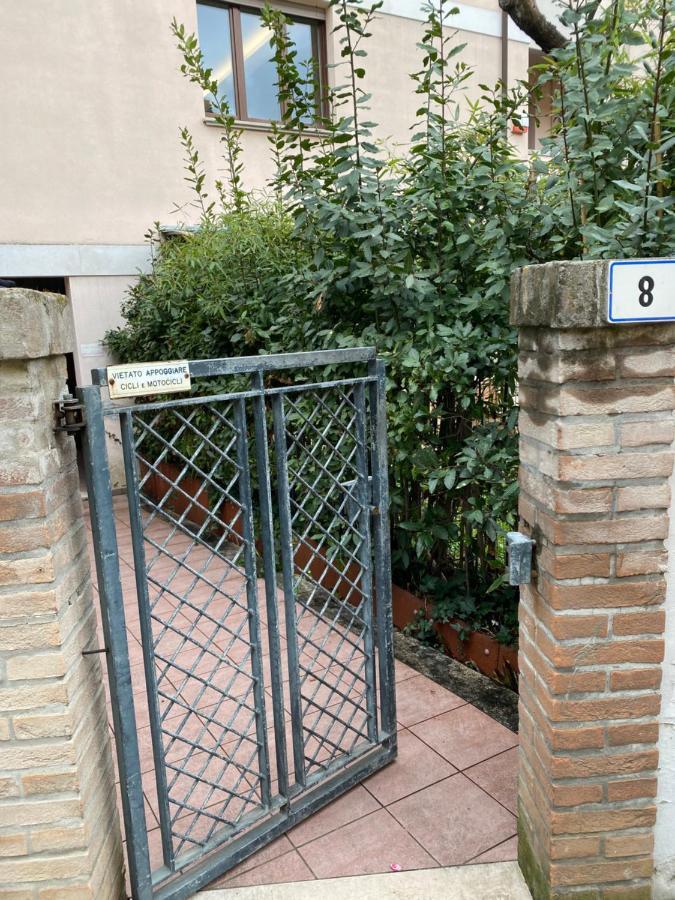 Via Cortirola Luxury Apartment 佩萨罗 外观 照片