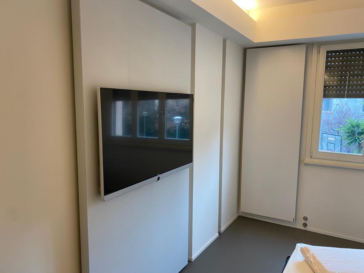 Via Cortirola Luxury Apartment 佩萨罗 外观 照片